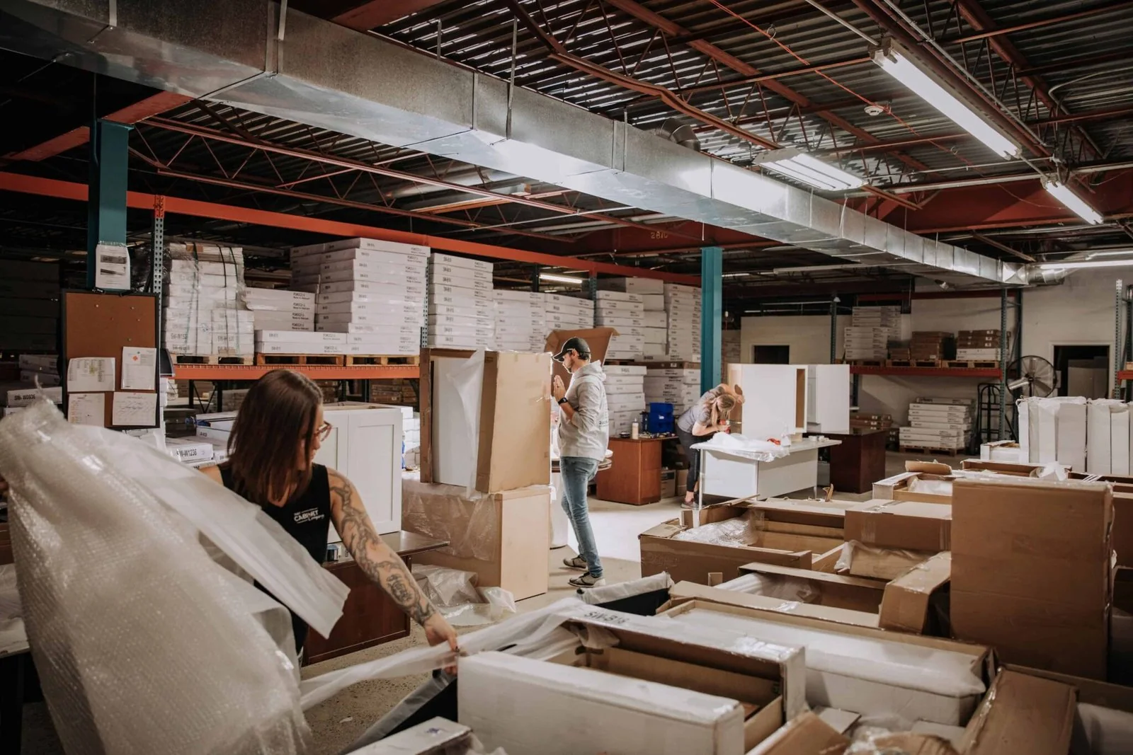 Cabinet team preparing orders in the warehouse